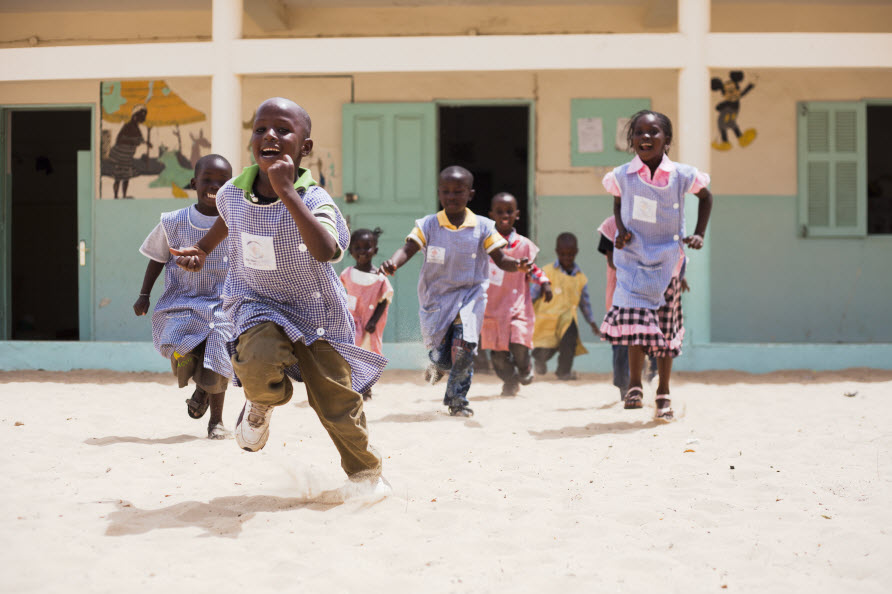 Children who have a healthy start in life kick off a virtuous cycle of development (Dakar, Senegal, 2013).