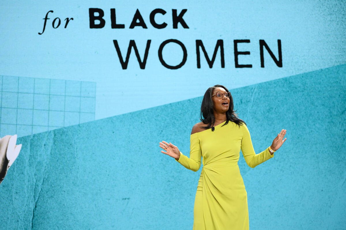  Helena Andrews-Dyer speaks onstage at Goalkeepers 2022. ©Gates Archive/Mike Lawrence