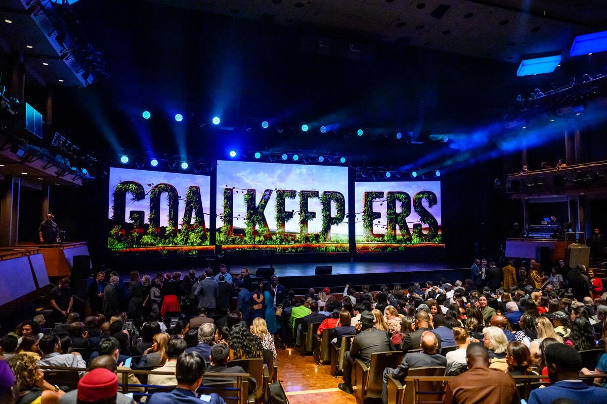 Guests attend the 2024 Goalkeepers NYC event. ©Gates Archive/Roy Rochlan